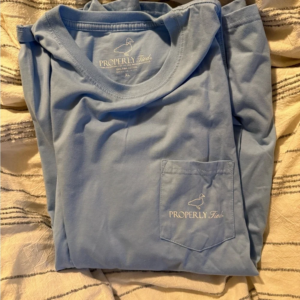 NWOT Properly Tied Pickle Ball T-shirt - Picture 3 of 3